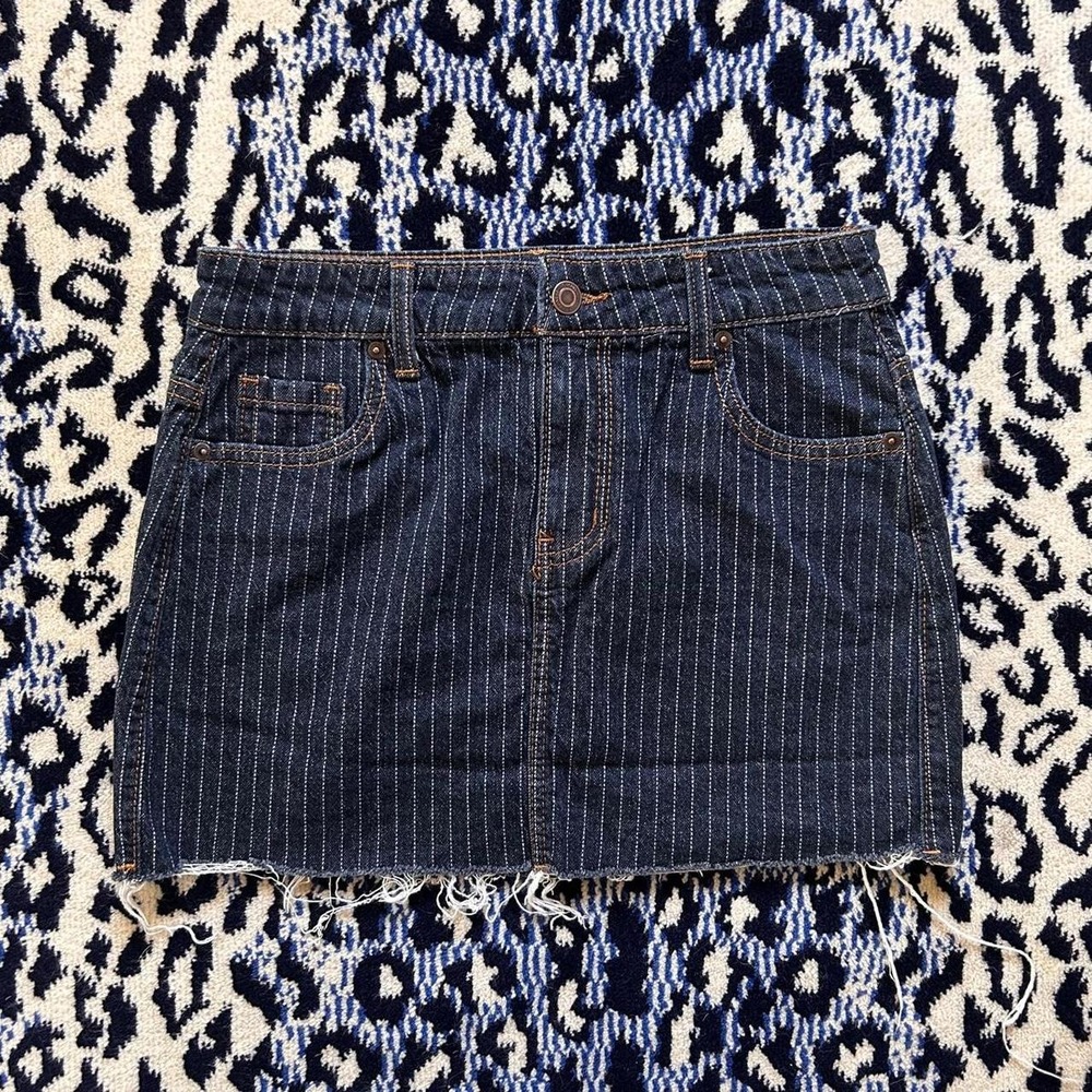 No Boundaries Navy Blue Distressed Denim Mini kirt with White Pinstripes Size S